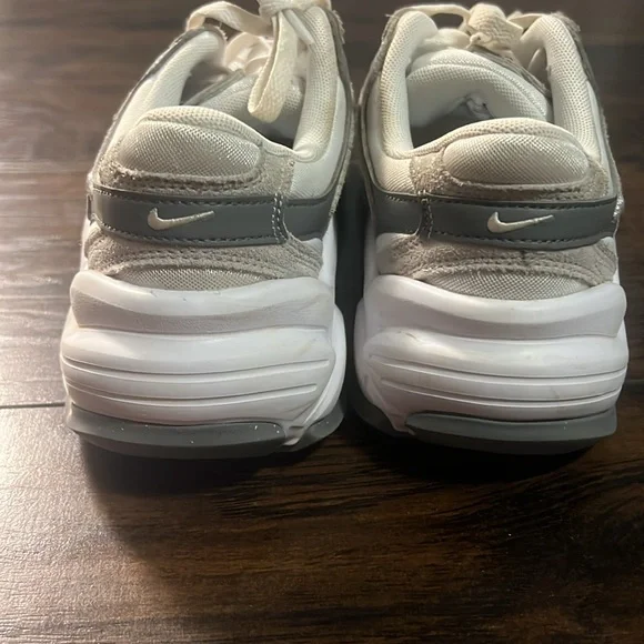 Nike White and Gray Sneakers AL8 - Picture 3 of 5